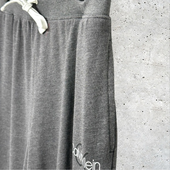 195 - CALVIN KLEIN JOGGERS LARGE - Picture 12 of 13